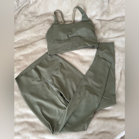 Workout Set - Picture 1 of 2